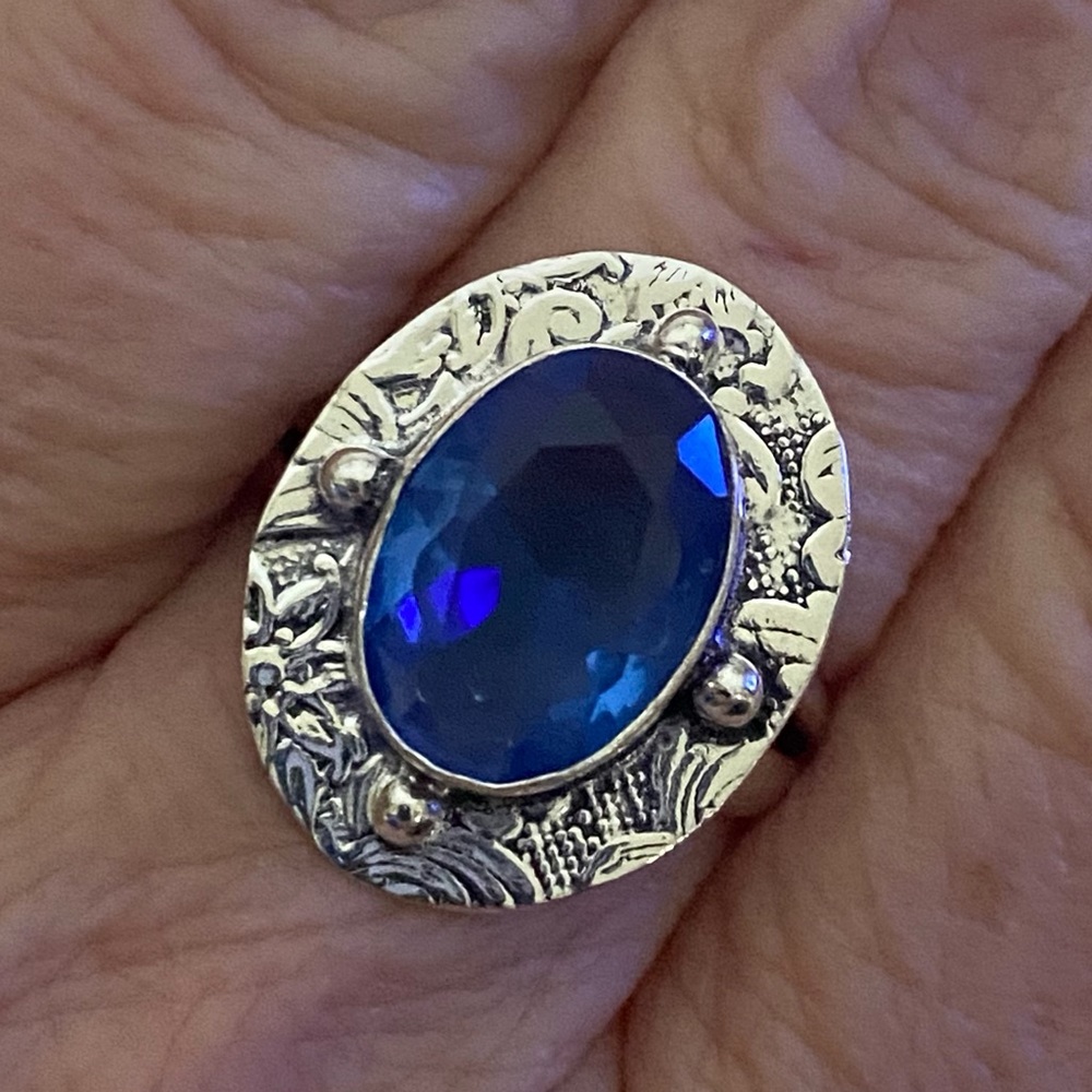 Tanzanite gemstone set in 925 Sterling Silver (Size 10)